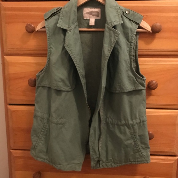 Green Vest - Picture 2 of 6
